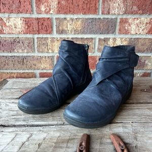 Clarks Womens Slouch Ankle Boots